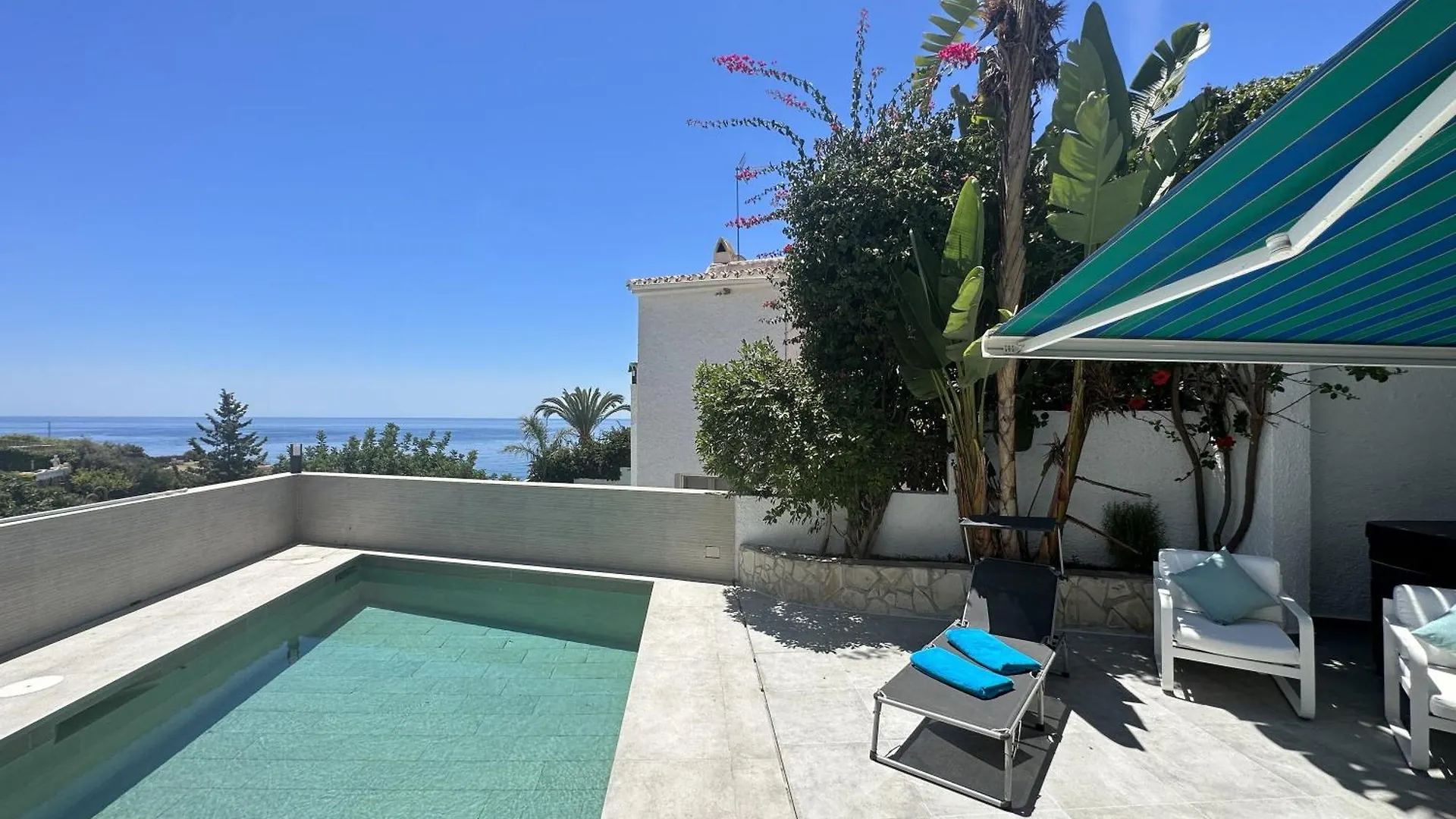 Family Villa Burriana Beach Nerja