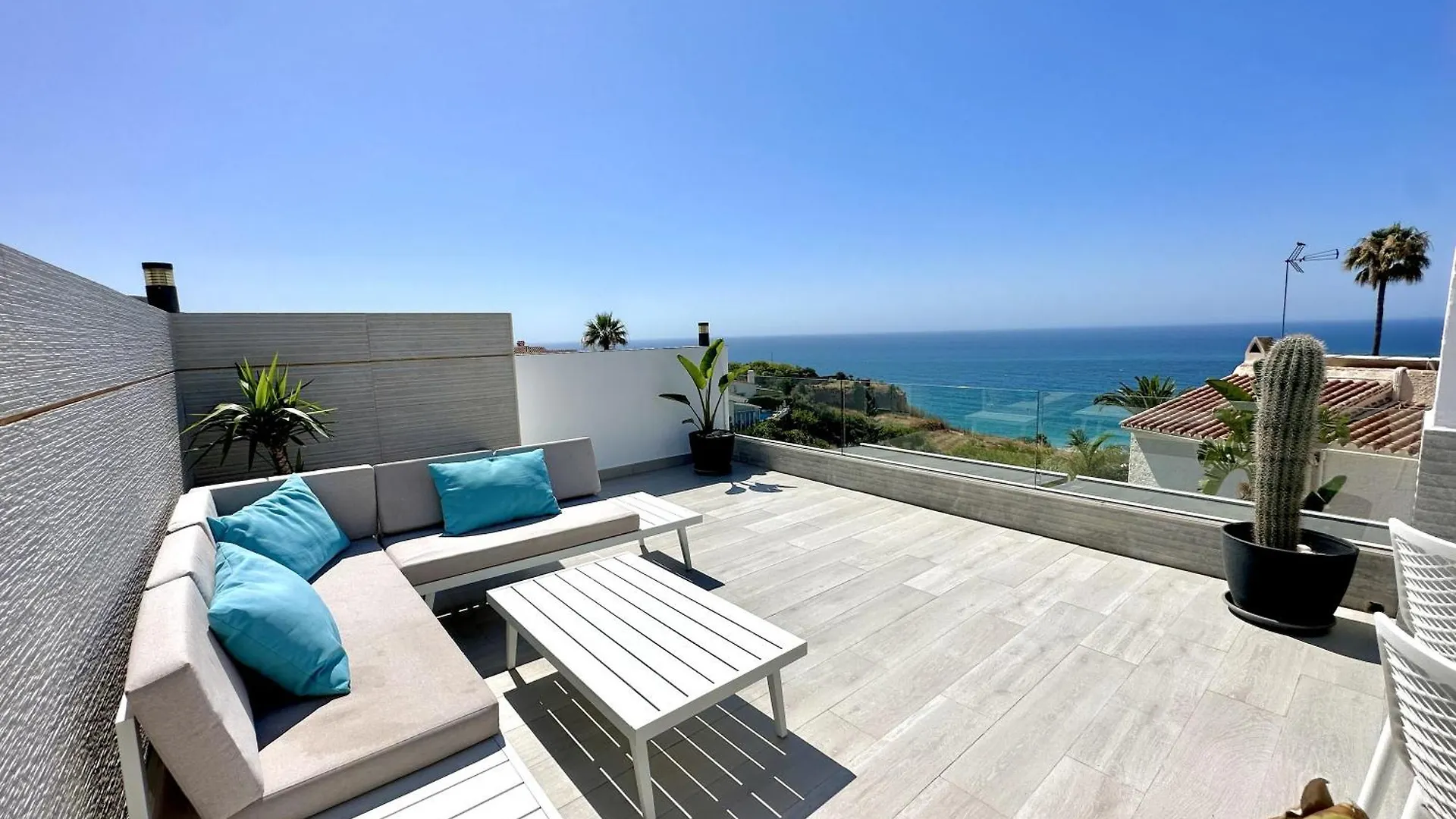 Family Villa Burriana Beach Nerja